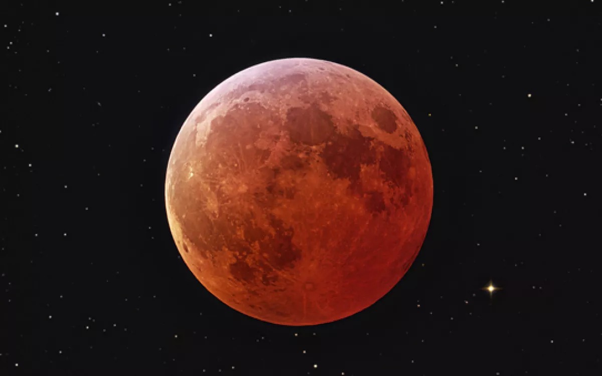 El eclipse lunar más largo del siglo se vio en el MUNCYT de Alcobendas