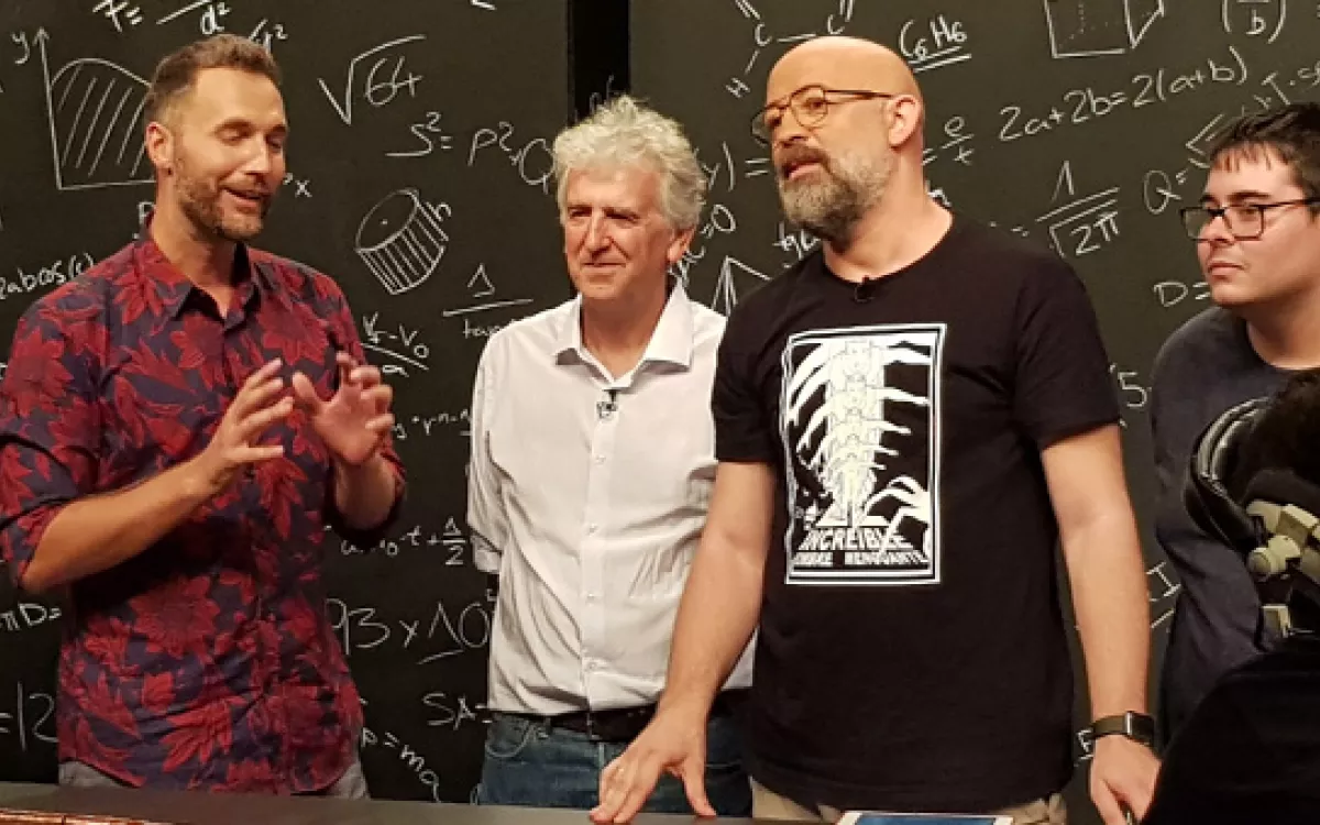 El paleoantropólogo y divulgador Juan Luís Arsuaga visitó Órbita Laika