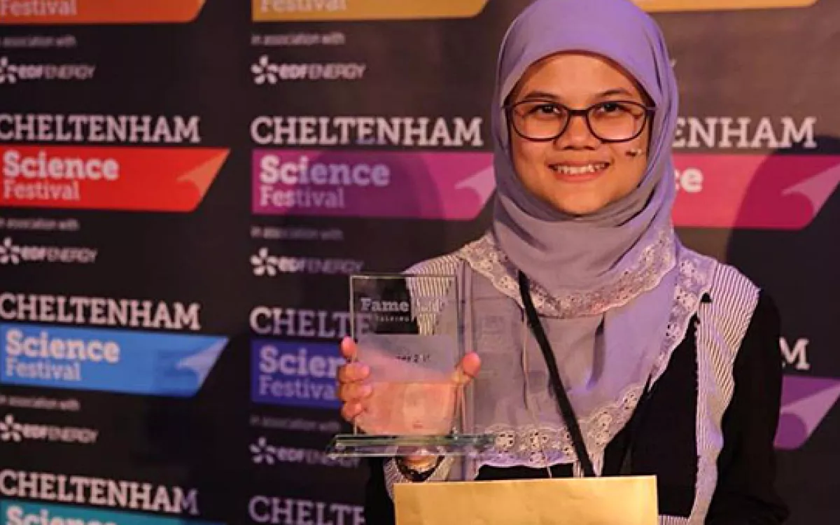 La malasia Siti Khayriyyah Binti Mohd Hanafiah gana la final internacional de FameLab