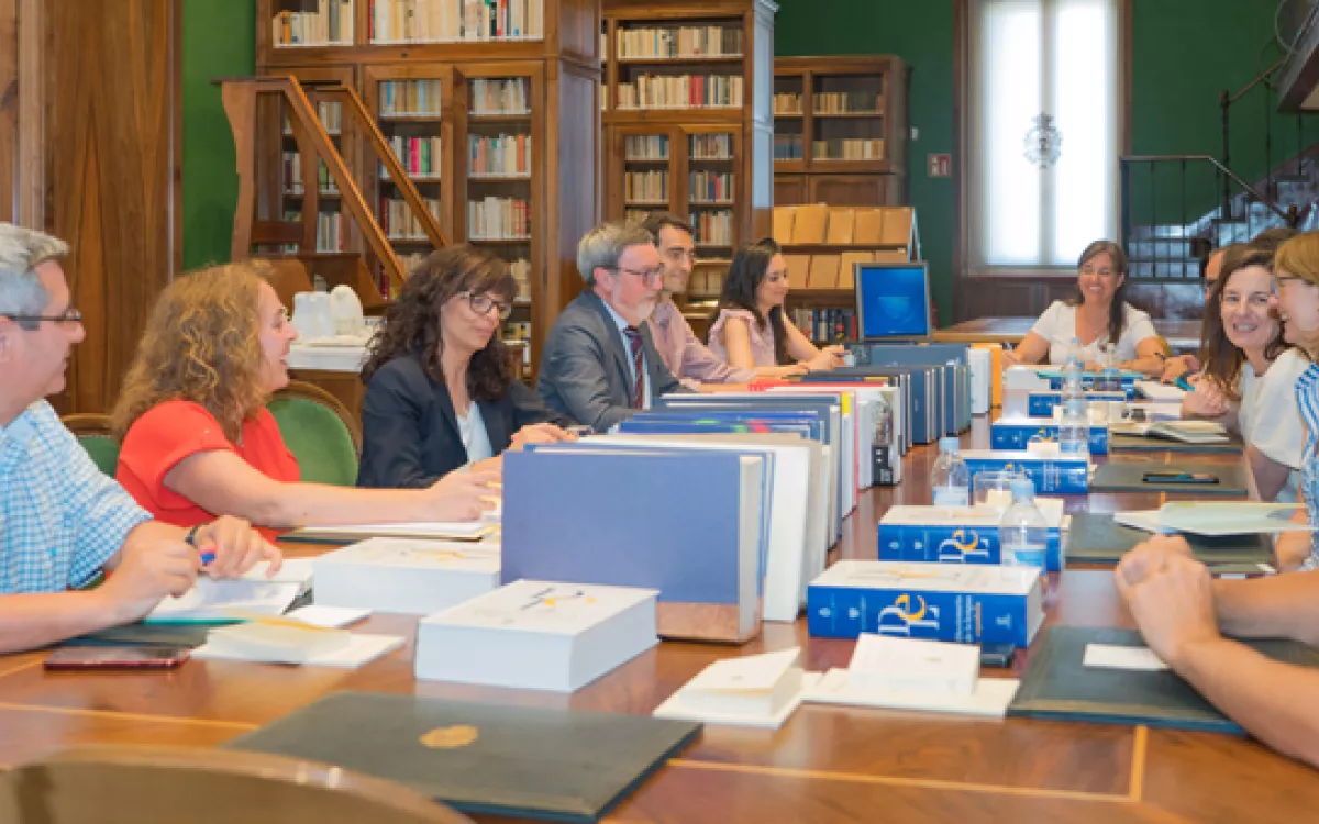 FECYT y la Real Academia Española desarrollarán una base de datos lexicográfica de contenido científico