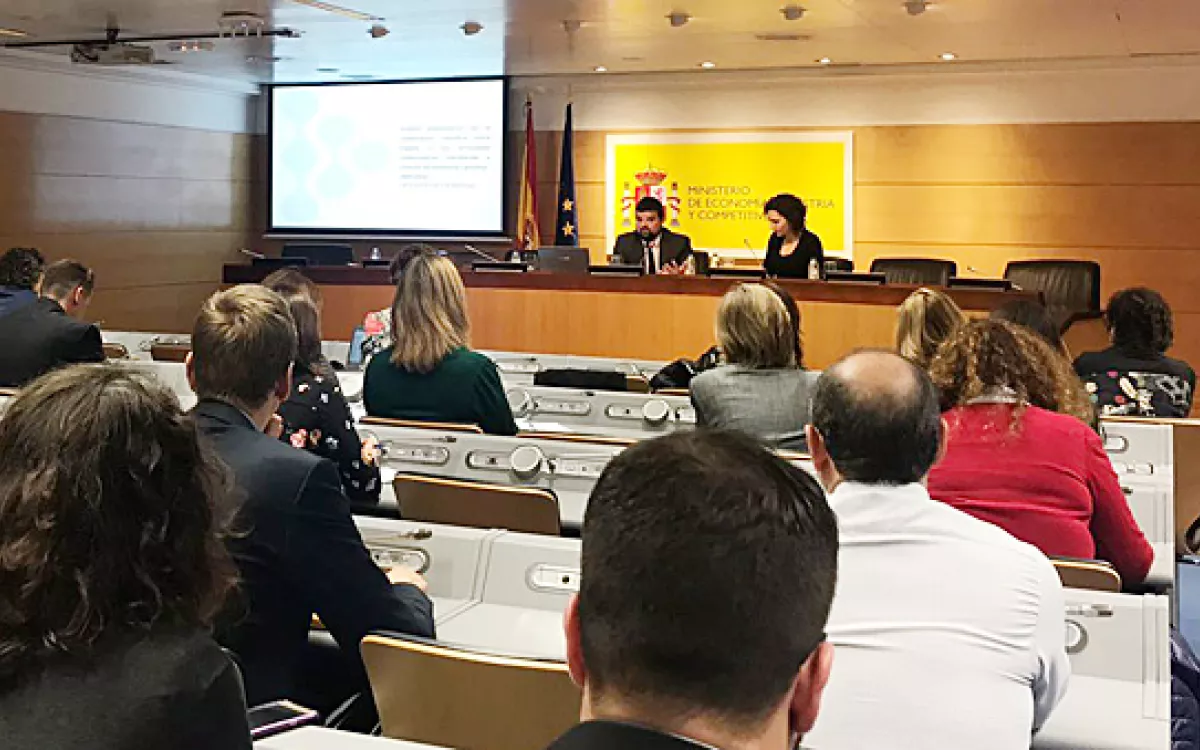 FECYT presenta la guía para el personal investigador extranjero en España
