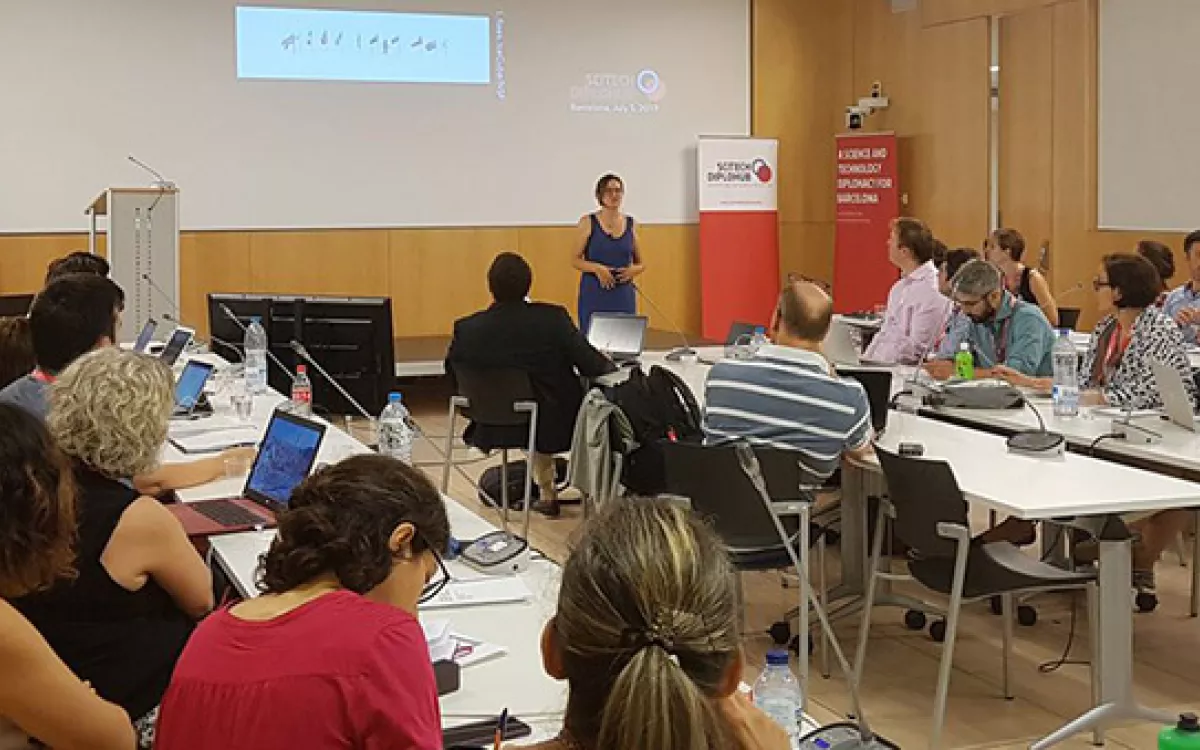 FECYT imparte un taller sobre diplomacia científica en la escuela de verano de  ‘Scitech DiploHub’