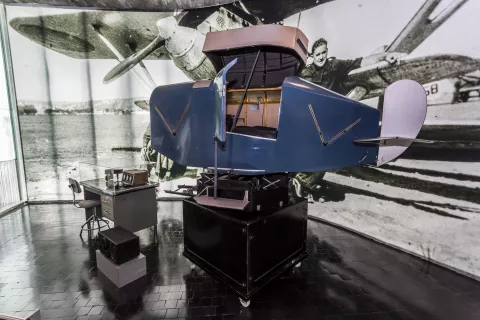 El MUNCYT de A Coruña expone el “Link Trainer”, el primer simulador comercial de vuelo del mundo