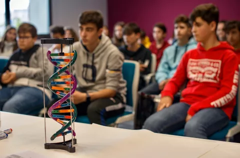 El centro en oncología GENYO recibe a los estudiantes ganadores de la 3ª edición del certamen “Conoce a un cientific@”