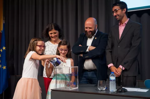  El MUNCYT presenta sus nuevas postales que viajarán por todo el mundo