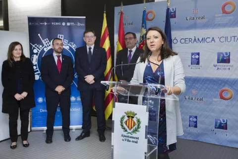 Movilab, el laboratorio científico sobre ruedas, llega a Vila-real