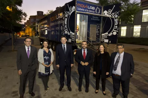 Movilab, el laboratorio científico sobre ruedas, llega a Vila-real