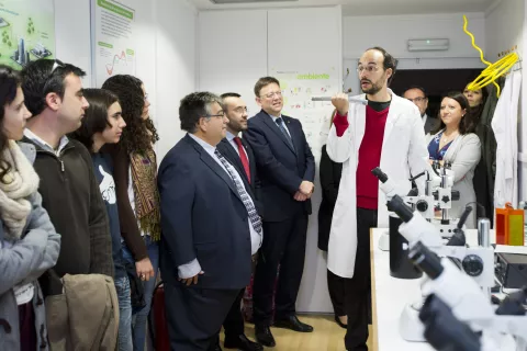 Movilab, el laboratorio científico sobre ruedas, llega a Vila-real