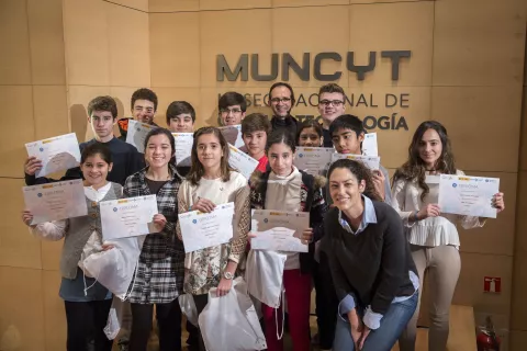 FECYT y Google entregan los diplomas a los participantes en los talleres del Club Tecnológico Google