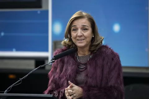 La Secretaria de Estado de I+D+i visita el camión científico Movilab en Alcobendas