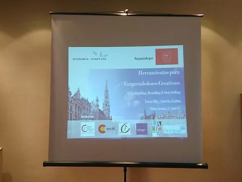 Precipita comparte su experiencia con emprendedores creativos en Bruselas