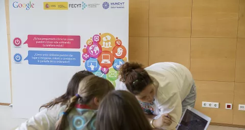 FECYT y Google organizan talleres de programación para Navidad en el MUNCYT de Alcobendas