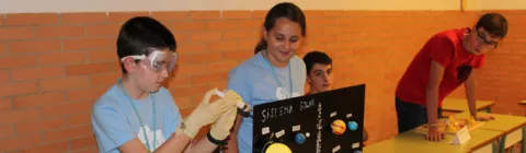Un programa fomenta las vocaciones científicas en 15 localidades extremeñas