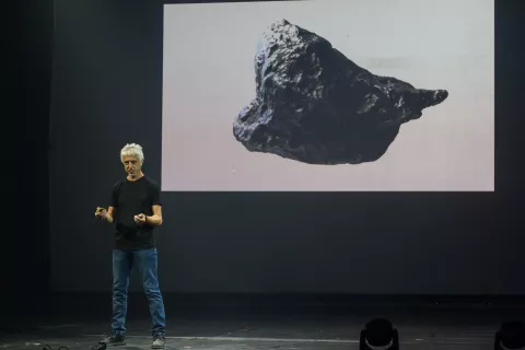 FECYT celebra el poder de la ciencia y la tecnología con el evento “La teoría del todo”