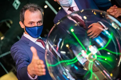 El Ministro de Ciencia e Innovación, Pedro Duque, visita la sede de Alcobendas del MUNCYT
