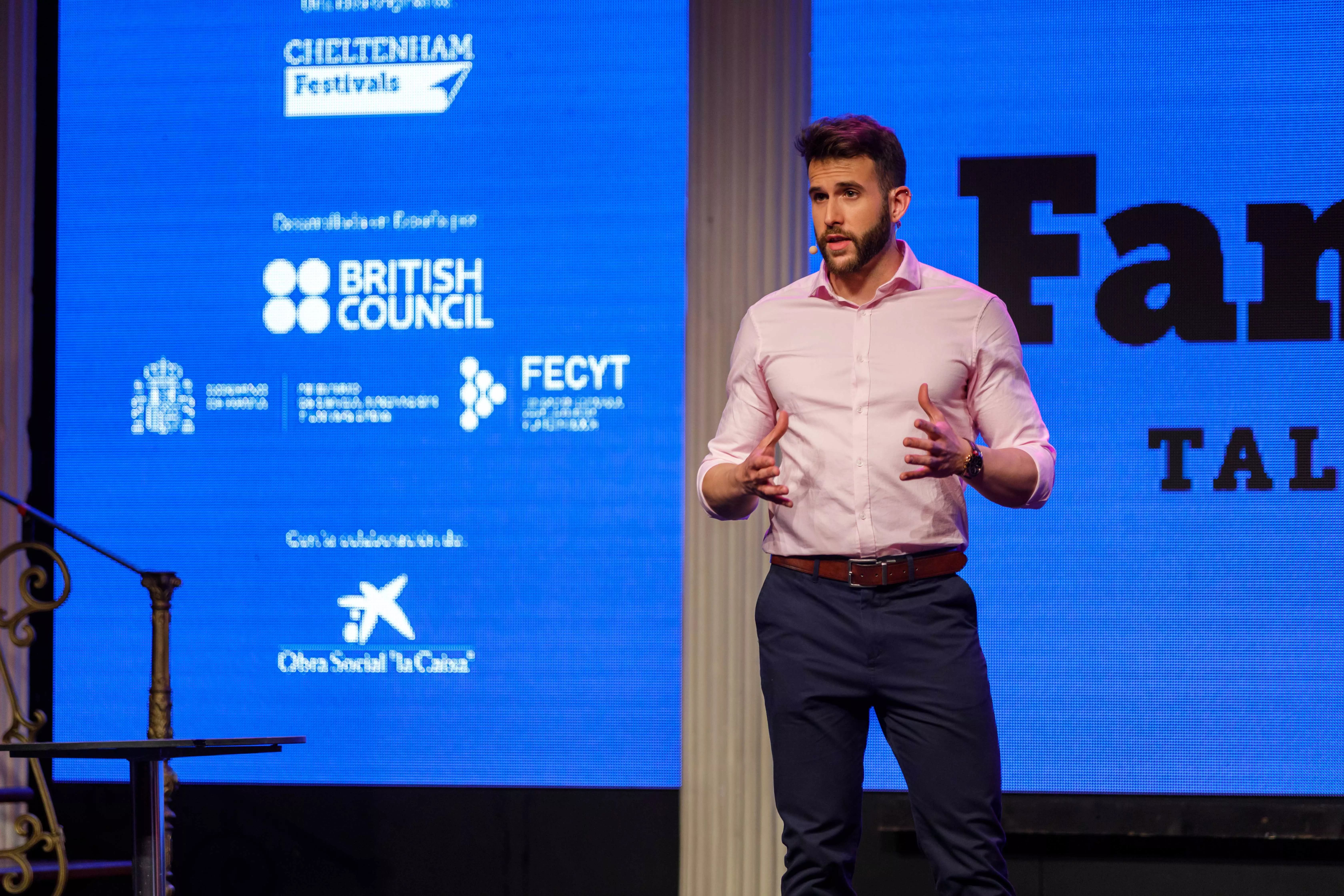 El físico Iñaki Echeverría representará a España en la final internacional de monólogos científicos FameLab 