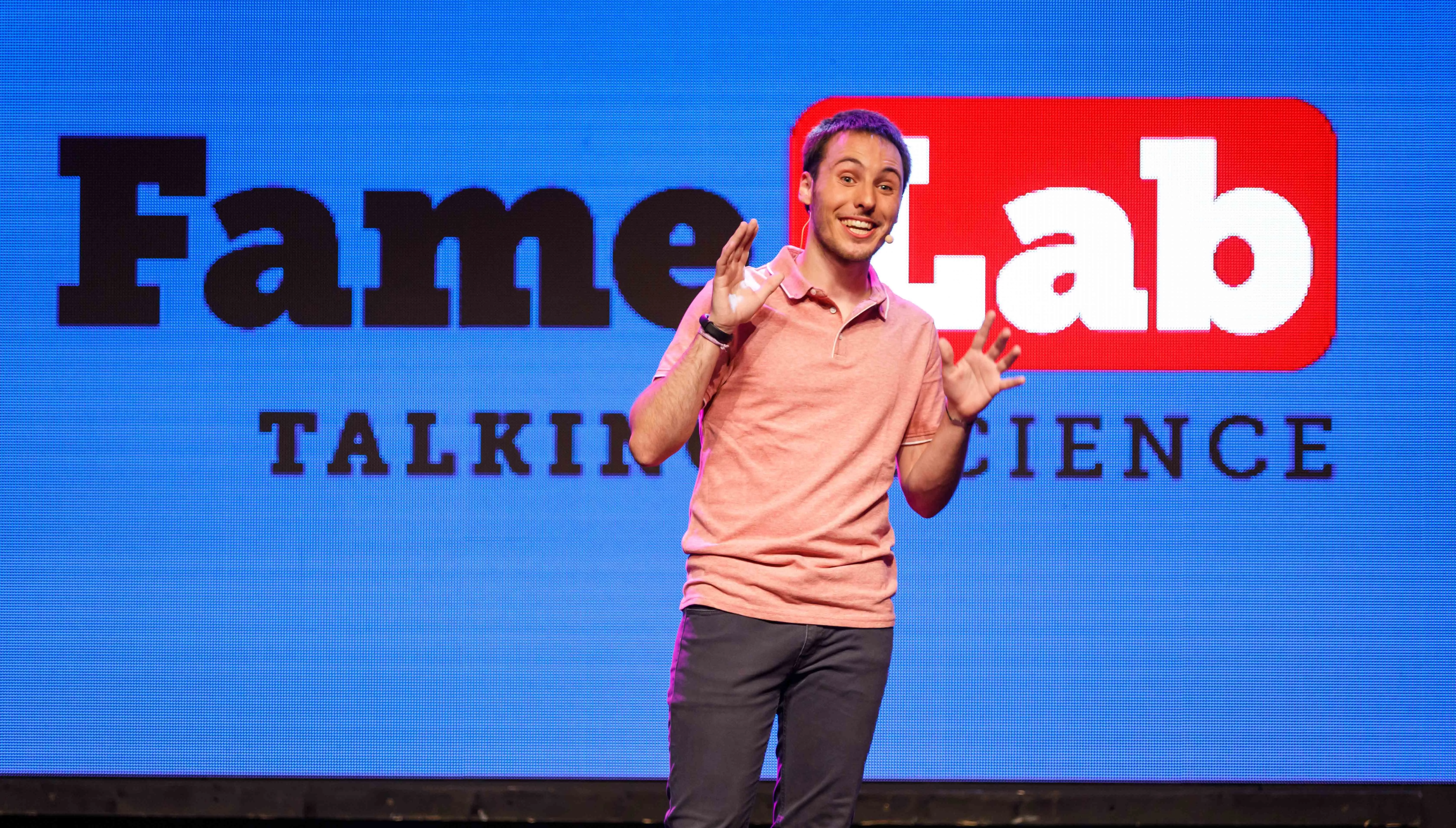 El físico Iñaki Echeverría representará a España en la final internacional de monólogos científicos FameLab 