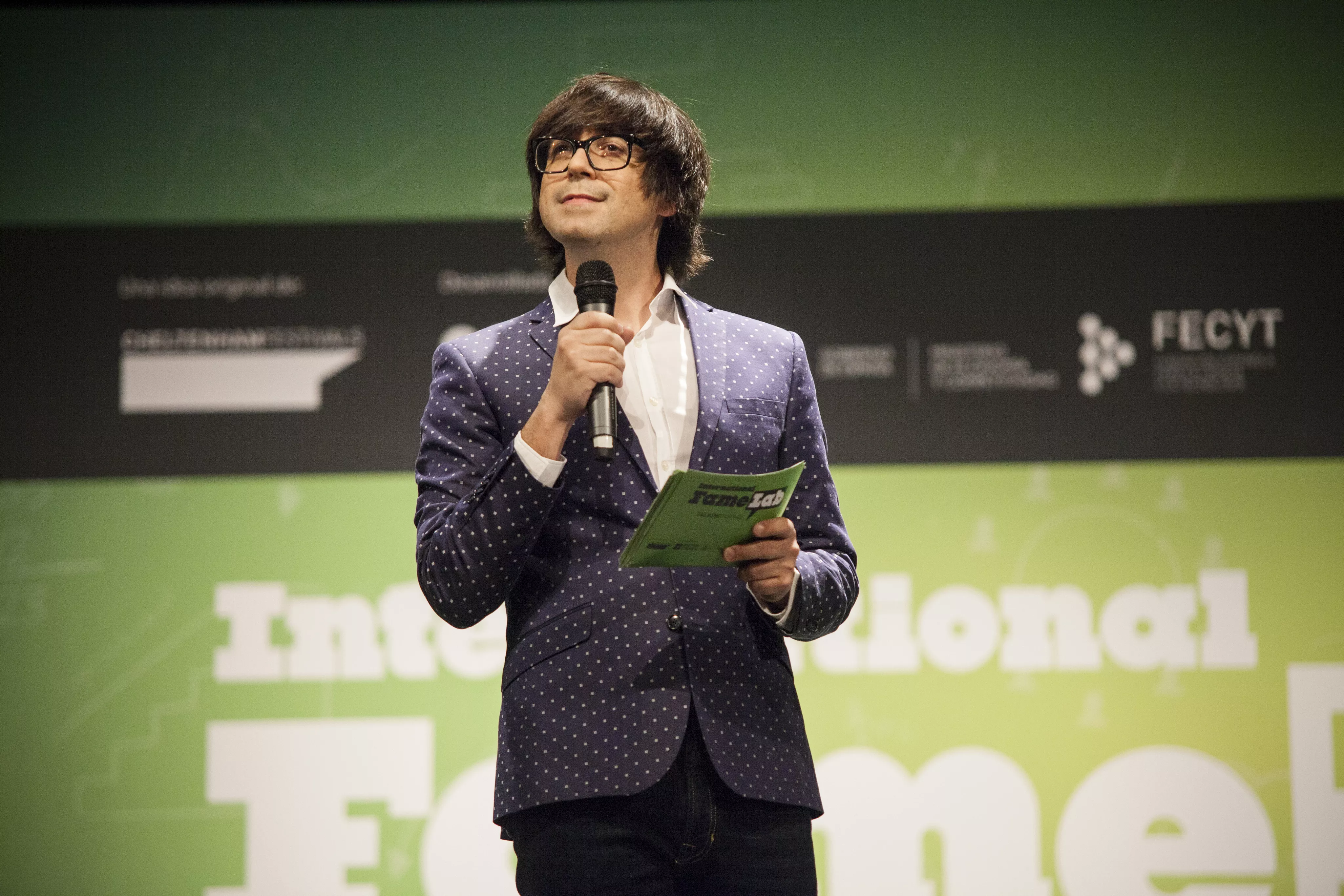 Más de 700 personas asisten a la semifinal de Famelab en Barcelona 